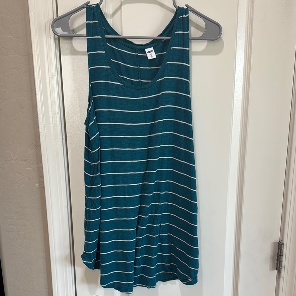 Old Navy Blue and White Striped Sleeveless Tank Top / C79